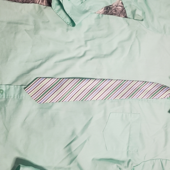 Green button down with tie - Picture 6 of 10